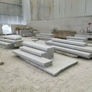 杭州 整石台阶（大面火烧+侧面自然面），出货前厂内拼装