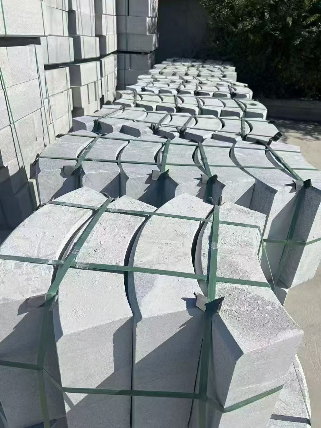 杭州 芝麻灰弧形路沿石