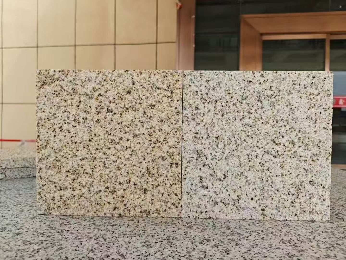 杭州 黄金麻荔枝面，中黄与浅黄