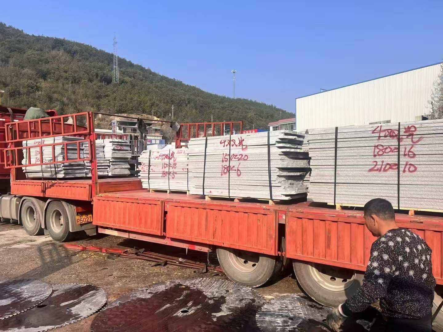 杭州 芝麻灰花岗岩光面毛板出货日常