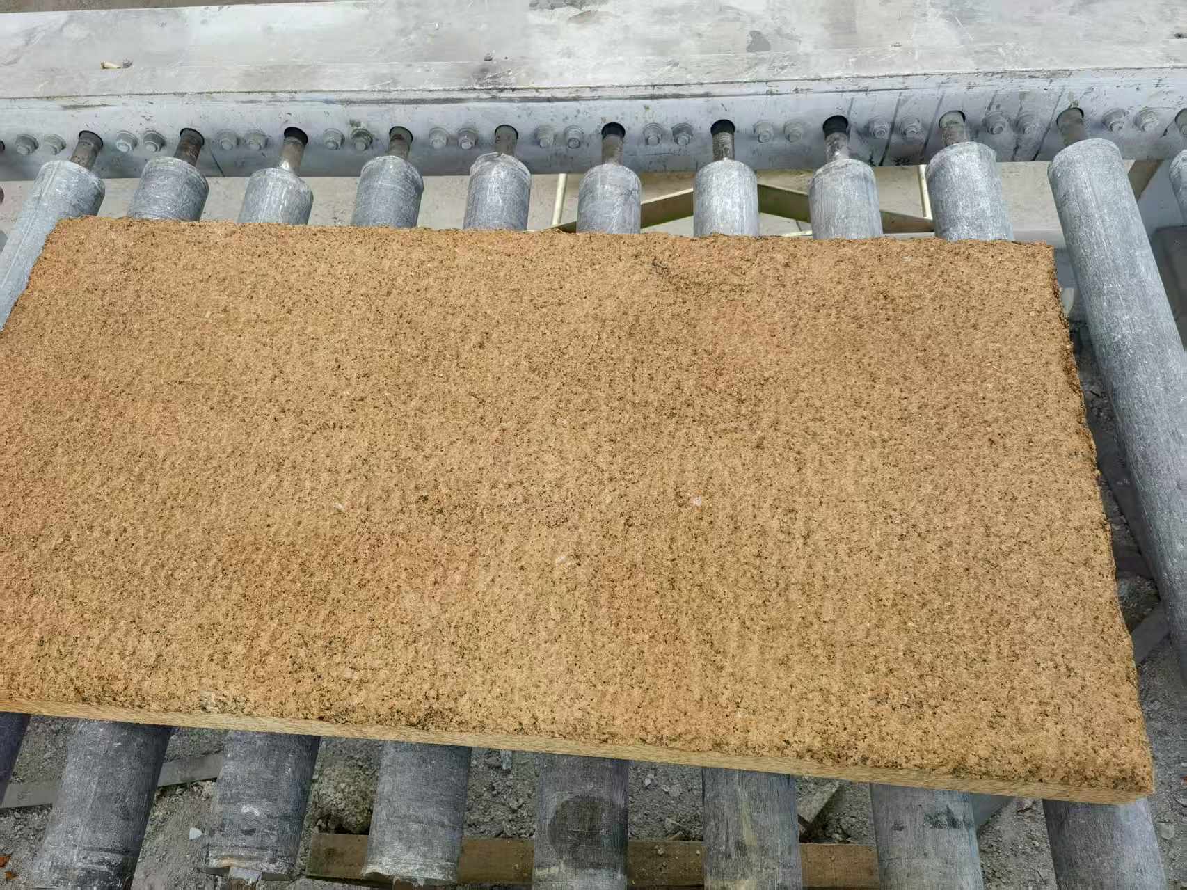 杭州 菠萝面老石板，做旧仿古石，流水线生产加工